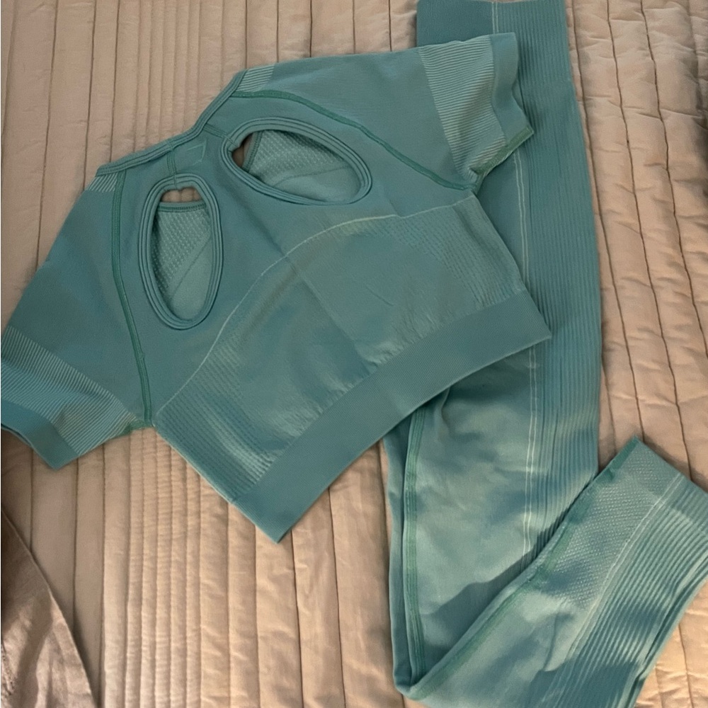Selling as a set size small both